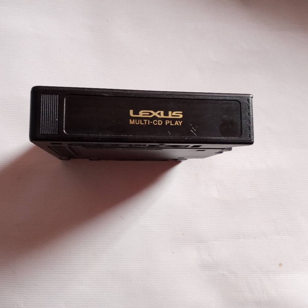 Lexus 1999-2003 RX300 6 Disc CD Magazine - Picture 2 of 4